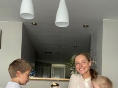 Ekaterina Osadchaya without makeup delighted home photo with her youngest son