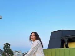 20-year-old daughter of Elena Kravets made a daring photo shoot on the roof in Kyiv