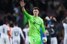 Ter Stegen wins with Bravo for the most shutouts in the La Liga season for Barcelona