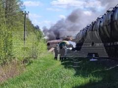 В Брянской области перевернулся поезд с нефтепродуктами. Кто-то подорвал рельсы