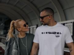Taras Tsymbalyuk delighted with gentle kisses with a girl during a walk in Kyiv