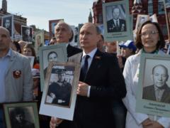 The Russians have found a safe place for the procession  