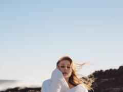 Zhіnochna Tіna Karol viciously bowed to the camera for her new song