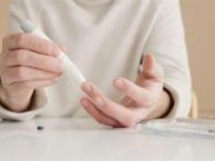Врач Гуреева рассказывает о 8 признаках того, что глюкоза «застряла» в крови