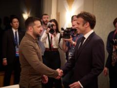 Zelensky met with Macron and Scholz on the sidelines of the G7