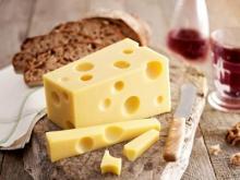 Швейцарский сыр может стать ключом к продлению жизни