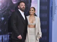 Jennifer Lopez and Ben Affleck caught sweet kissing