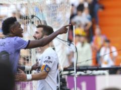 The fight and the removal of the star of “Real”: the match of the championship of Spain overshadowed the racist scandal