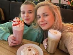 Lilia Rebrik delighted with incendiary dances with her eldest daughter