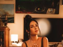 Zlata Ognevich at the new video clip voiced about the priesthood at home