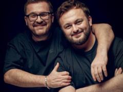 Alexander Ponomarev and Jidzio charmed with an a cappella duet right on the bus