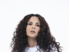 Nastya Kamenskikh in a sweater with obscene appeal to Putin reacted to Russian strikes on Ukraine