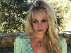 Britney Spears stunned fans with a close-up photo of her ample bust