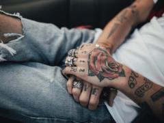 In Japan, they are going to lift the ban on enrolling in the army with a tattoo: there are not enough people