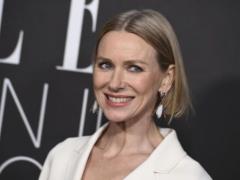 54-year-old actress Naomi Watts got married for the first time and showed a photo from the wedding