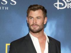 Chris Hemsworth showed how movies reproduce the sounds of broken bones and blows