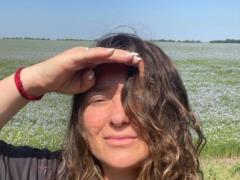 Natalia Mogilevska without make-up appeared on the aphids of the Donetsk steppes