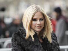 Avril Lavigne broke up with her boyfriend, for whom she left her fiance