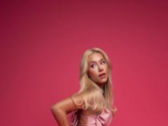 Dasha Kvitkova in a bikini boasted a steel press and a toned figure: “I gained weight”