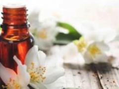 Jasmine Essential Oil: Properties and Benefits