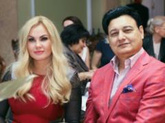 Kamaliya with her ex-husband appeared in the pool and puzzled with the date they celebrated