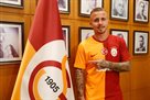 Galatasaray presenting Angelinho as his grave