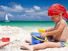 Drinking mode of the child in the heat