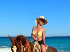 Britney Spears in a swimsuit showed up on horseback and told what she is doing now
