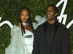 Rihanna s husband ASAP Rocky made a pendant in the shape of the letter Z from tanks and ran into the hatred of Ukrainians