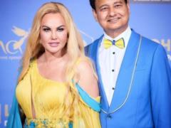 Kamaliya with her husband and daughters returned to Ukraine