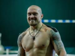 Очень мощно: Усик похвастался формой за месяц до боя с Дюбуа