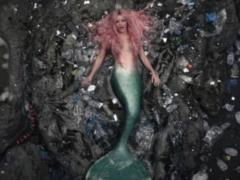 Shakira made fun of the reaction, where right during the filming of the video, a rat suddenly ran at her