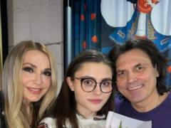 Ольга Сумская повеселила забавным селфи с мужем и 21-летней дочерью