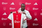 Ajax signed the resignation of Manchester City Borges