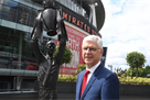 Wenger - about the statue of the Bill of Emirates: Looking at the troch marvelously, if you don’t collapse, but there’s an emoti