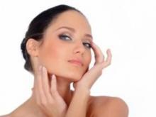 Fighting acne in adulthood: causes and solutions