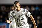 Chelsea wants to take on the talented striker Santos