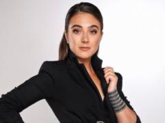 Юлия Мендель едва сдерживая слезы показала дом своего детства, уничтоженный оккупантами