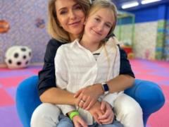 Uzelkov s ex-wife told how her 11-year-old daughter found her a man on the street