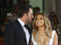 Jennifer Lopez on the anniversary of marriage with Ben Affleck showed previously unseen photos from the wedding