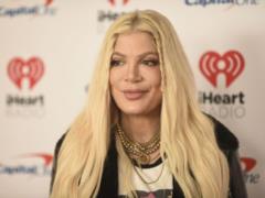The star of “Beverly hills” Tori Spelling with bruises and in a wheelchair scared the appearance