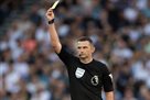 Michael Oliver was out of work for the 3rd round of the Premier League after a double missed penalty in the match Tottenham - Ma