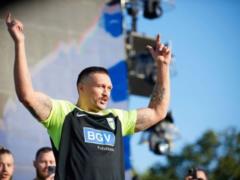 The flag of Ukraine and patriotic rap: Usyk held an open training session before the fight with Dubois