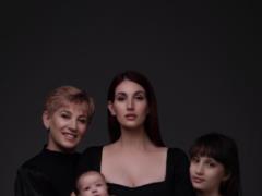 Eugenia Emerald charmed with rare photos with two daughters and mother