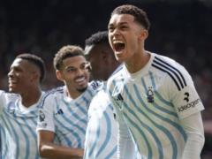 Nottingham Forest shocked Tottenham with the help of a good striker