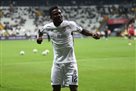 The main defender of Besiktas Amarti miss the game against Dynamo