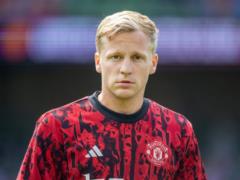 Lorient watched van de Beek through the yogo shutter before crossing