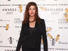 Linda Evangelista after unsuccessful plastic surgery for the first time admitted that she had cancer: “One foot in the grave”