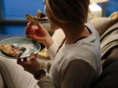 Чи дійсно пізня вечеря впливає на набір ваги