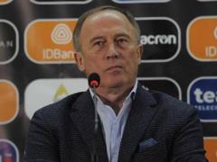 UEFA right hand against Petrakov